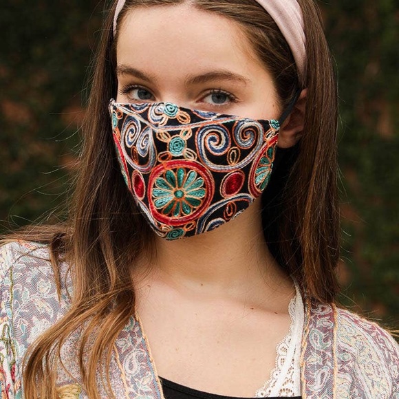Floral Pattern Embroidered Face Mask - Picture 4 of 7